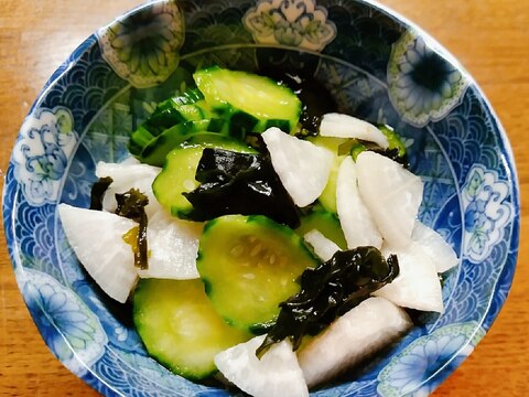 大根と胡瓜と味付け海苔の梅酢和え